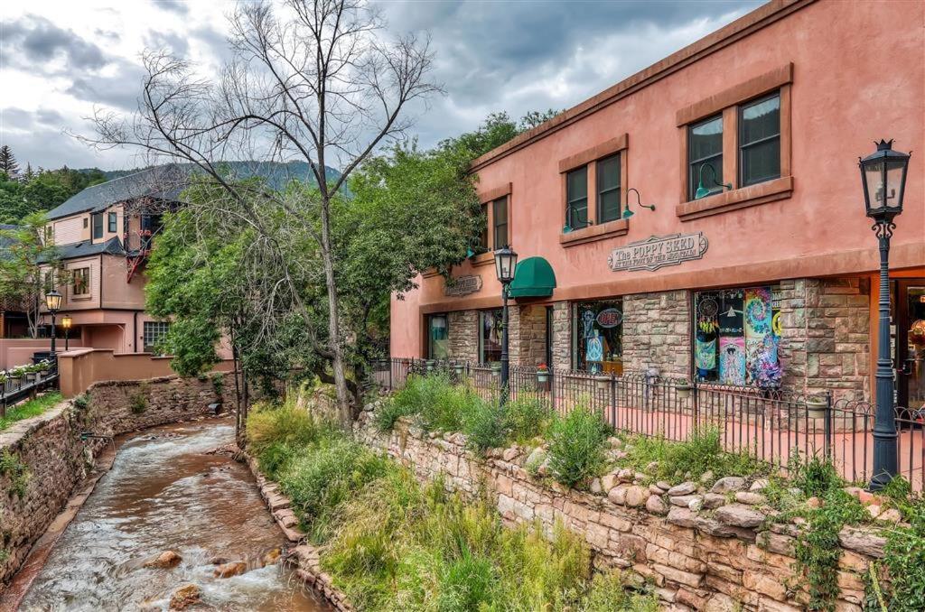 Downtown Manitou Springs Home Tranquil Creek View エクステリア 写真
